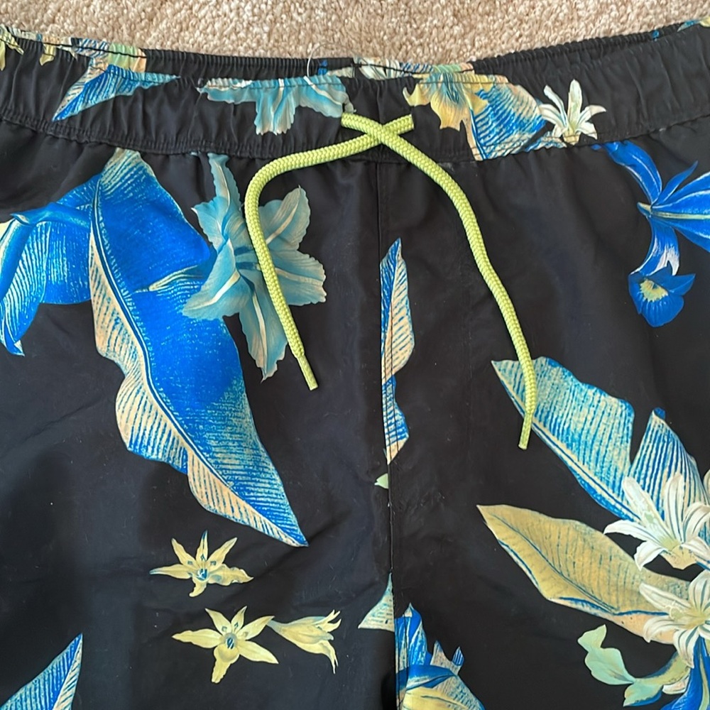 ASOS Tropical Swim Trunks - Picture 2 of 9